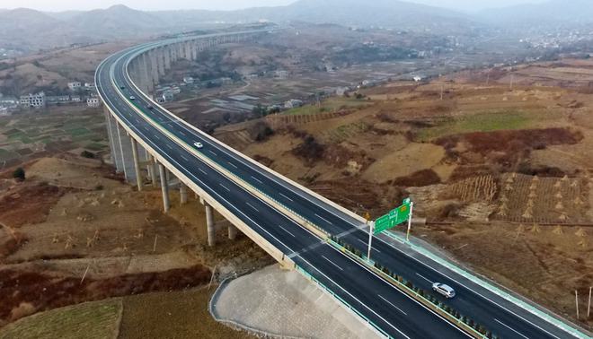 叙古高速公路最新消息,叙古高速公路最新消息及其影响，一种观点分析